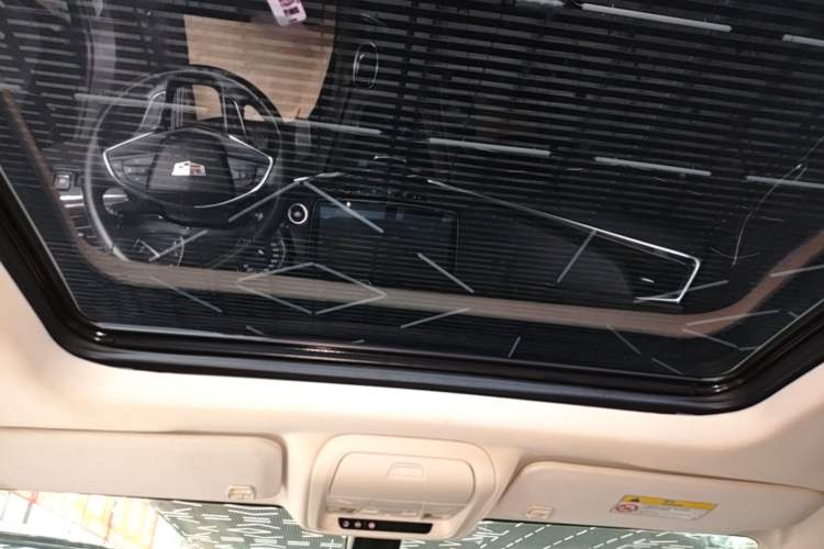 Used Cadillac XT5 2018 25T Luxury Model Headliner