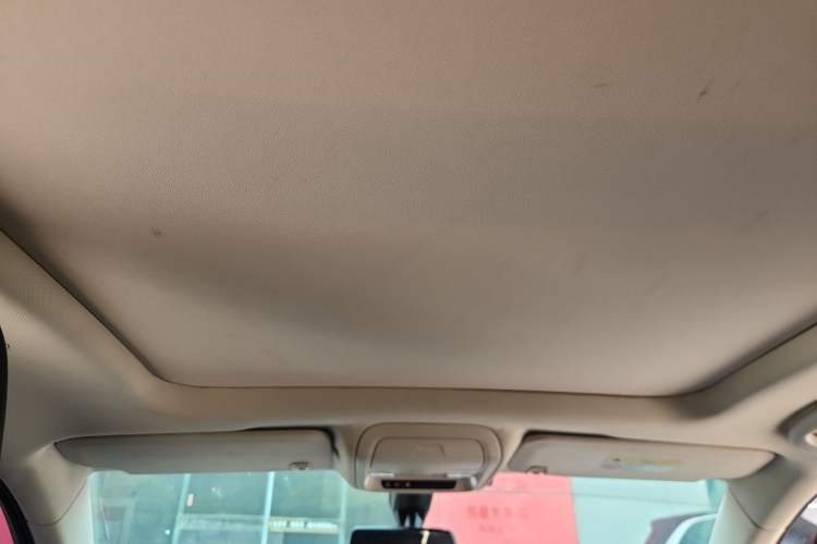 Used Cadillac XT5 2018 25T Luxury Model Headliner