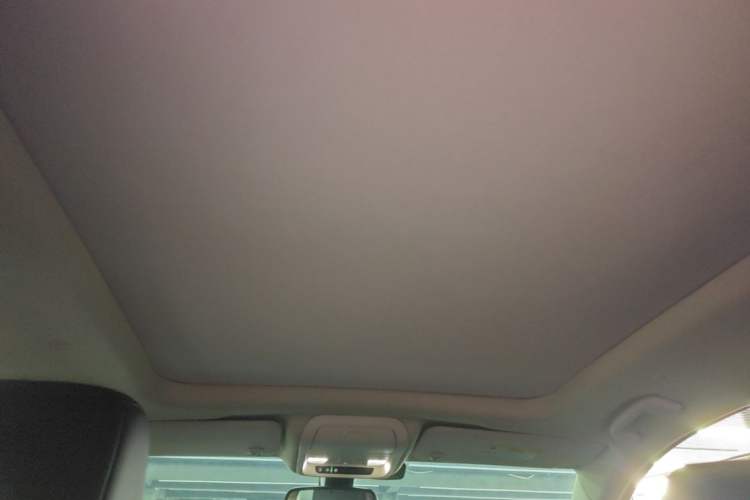 Used Cadillac XT5 2018 28T Four-Wheel Drive Luxury Model Headliner