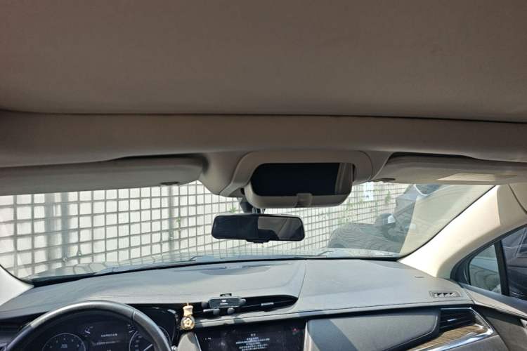 Used Cadillac XT5 2018 25T Luxury Model Headliner
