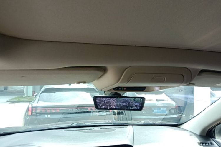 Used Cadillac XT5 2018 25T Luxury Model Headliner