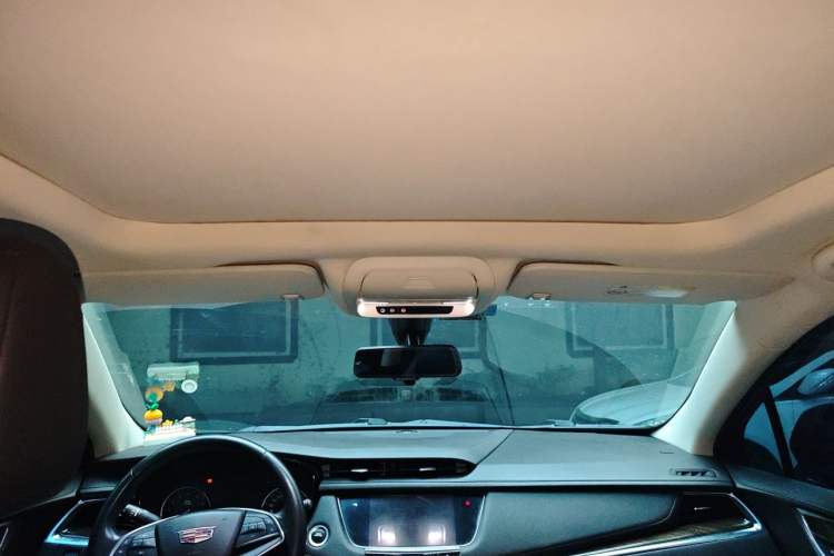 Used Cadillac XT5 2018 25T Luxury Model Headliner
