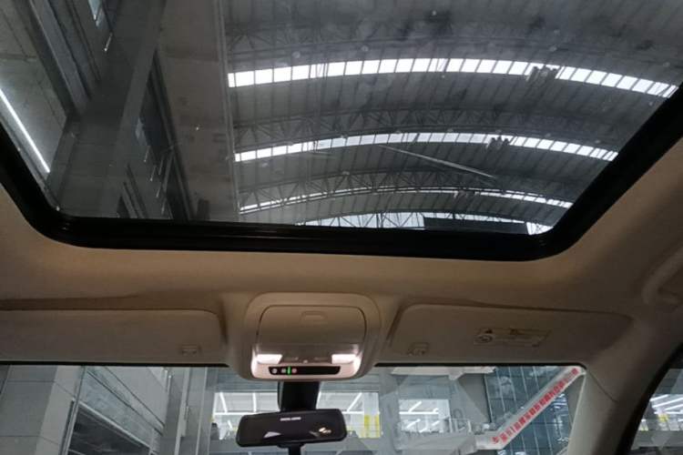 Used Cadillac XT5 2018 28T Four-Wheel Drive Luxury Model Headliner