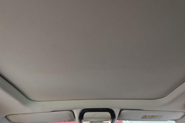 Used Cadillac XT5 2018 25T Luxury Model Headliner