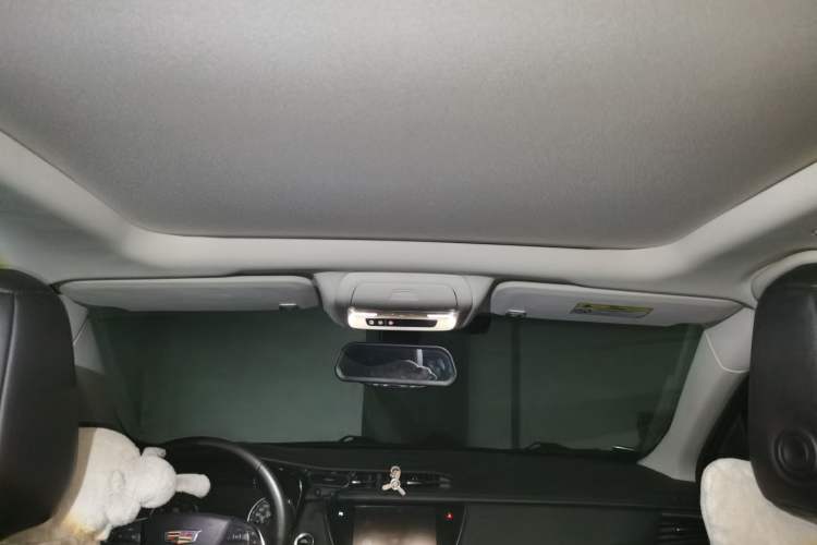 Used Cadillac XT5 2018 25T Luxury Model Headliner