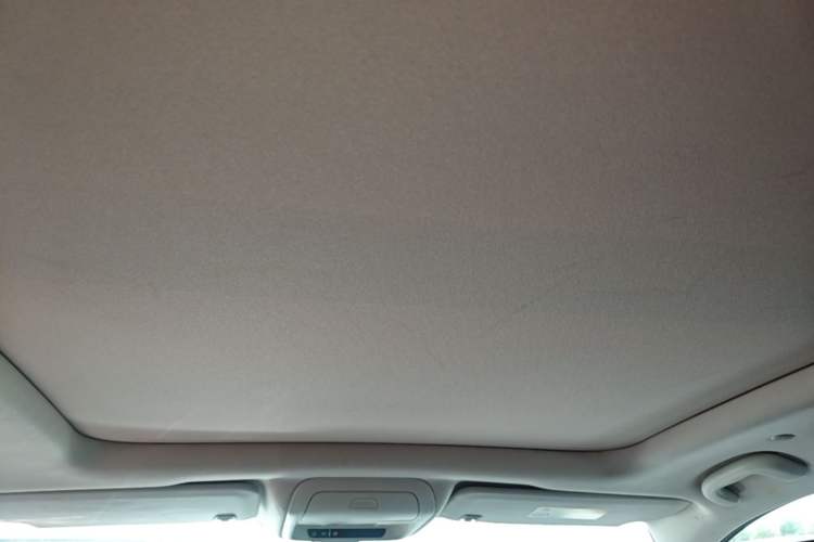 Used Cadillac XT5 2018 25T Luxury Model Headliner