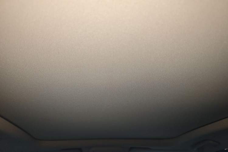 Used Cadillac XT5 2018 25T Luxury Model Headliner