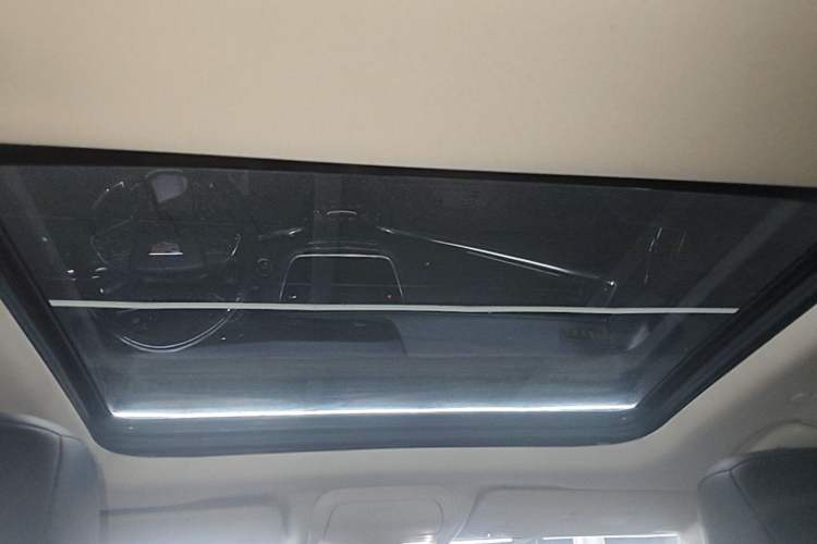 Used Cadillac XT5 2018 25T Luxury Model Headliner