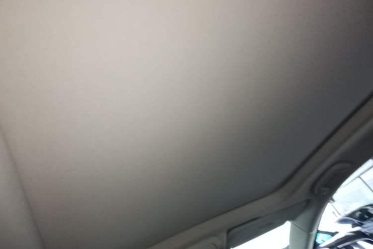 Used Cadillac XT5 2018 25T Luxury Model Headliner