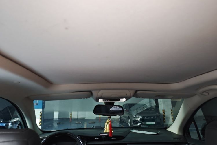 Used Cadillac XT5 2018 25T Luxury Model Headliner