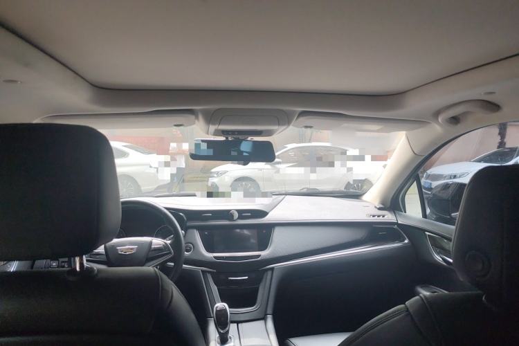 Used Cadillac XT5 2018 25T Luxury Model Headliner