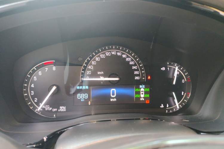 Used Cadillac XT5 2018 28E Four-Wheel Drive Tech Version Instrument Cluster