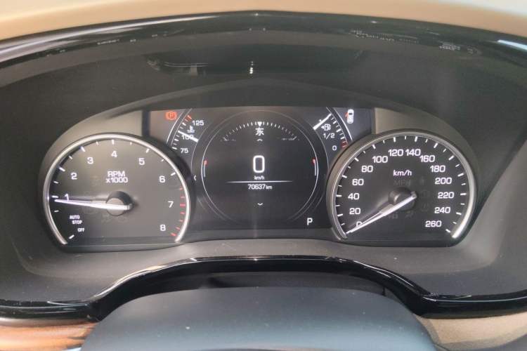 Used Cadillac XT5 2018 28E 4x4 Platinum Edition Instrument Cluster