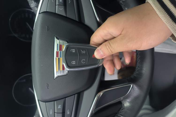 Used Cadillac XT5 2018 25T Luxury Model Interior 1