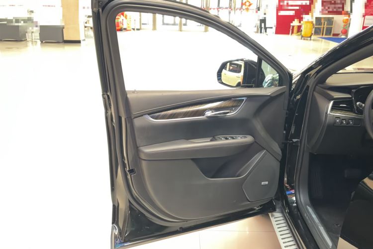 Used Cadillac XT5 2018 28E Four-Wheel Drive Tech Version Interior 2