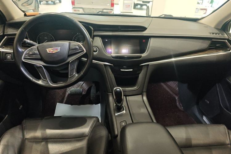 Used Cadillac XT5 2018 25T Luxury Model Interior 2