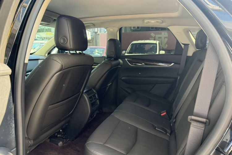 Used Cadillac XT5 2018 28T Four-Wheel Drive Luxury Model Interior 2