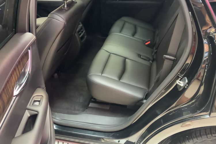Used Cadillac XT5 2018 28E Four-Wheel Drive Tech Version Interior 3