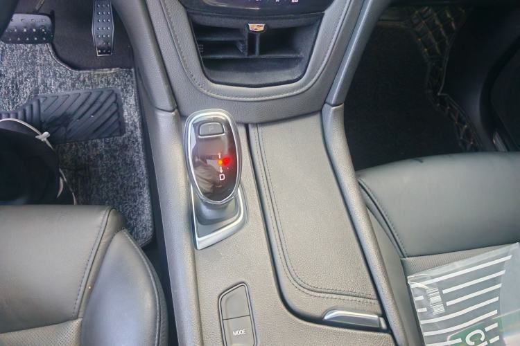 Used Cadillac XT5 2018 25T Luxury Model Interior 3