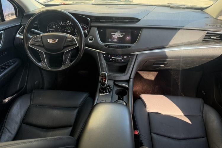 Used Cadillac XT5 2018 28T Four-Wheel Drive Luxury Model Interior 3