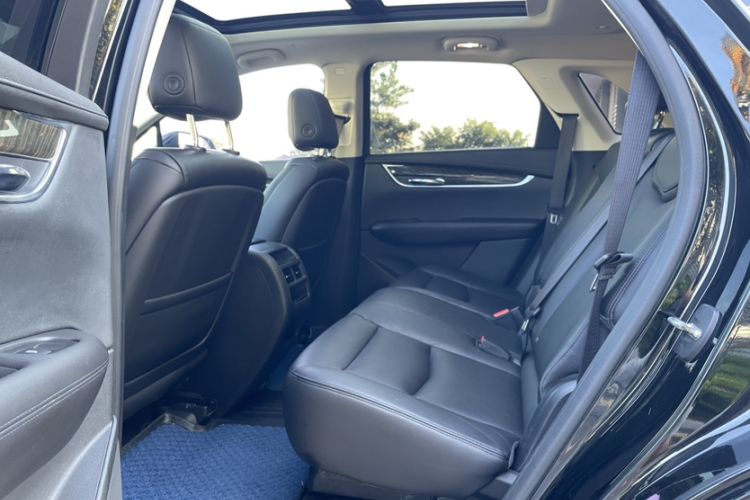 Used Cadillac XT5 2018 25T Luxury Model Interior 3