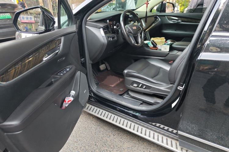 Used Cadillac XT5 2018 28T Four-Wheel Drive Luxury Model Interior 3