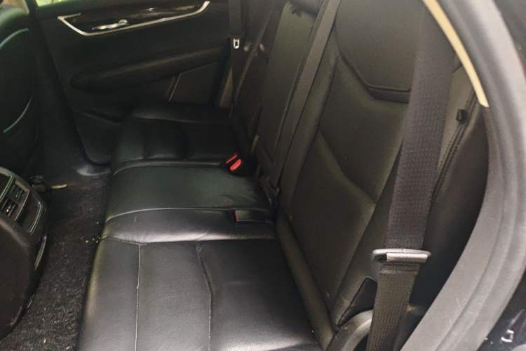 Used Cadillac XT5 2018 25T Luxury Model Interior 4