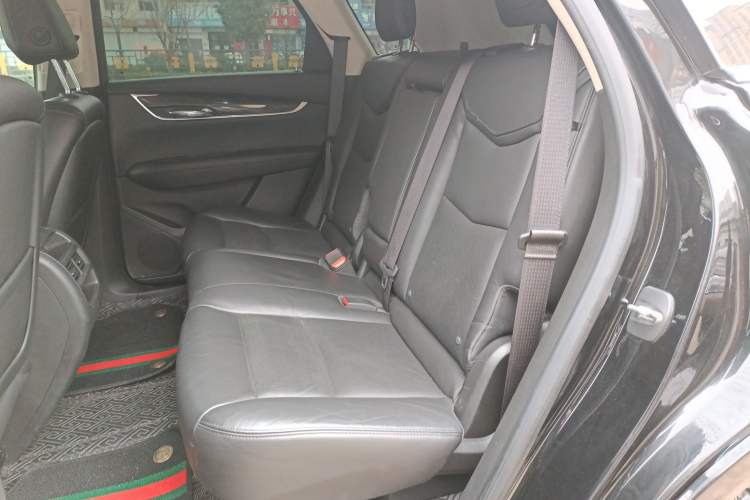 Used Cadillac XT5 2018 25T Luxury Model Interior 4