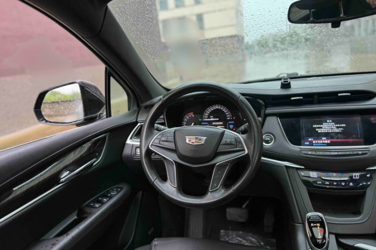 Used Cadillac XT5 2018 28E Four-Wheel Drive Tech Version Interior 4