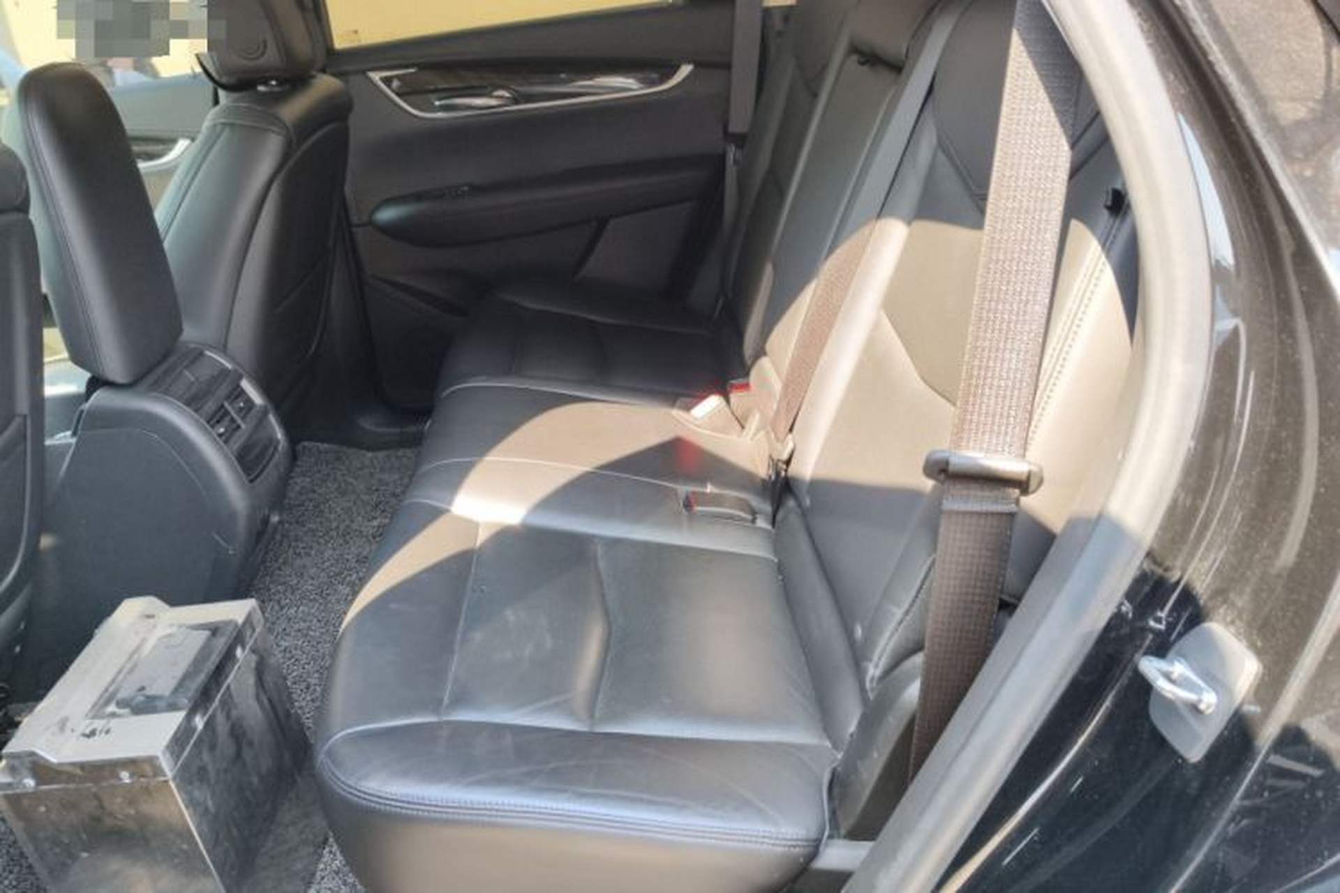 Used Cadillac XT5 2018 25T Luxury Model Interior 4