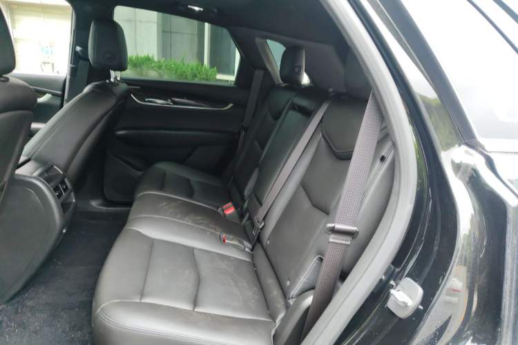 Used Cadillac XT5 2018 25T Tech Model Interior 4