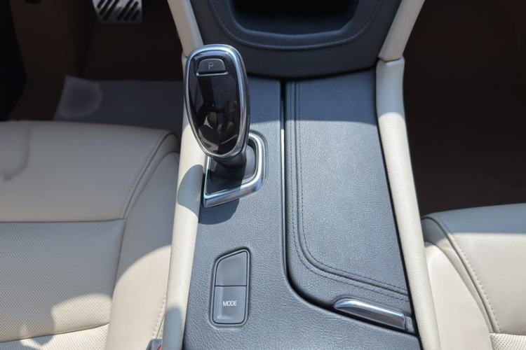 Used Cadillac XT5 2018 25T Luxury Model Interior 5
