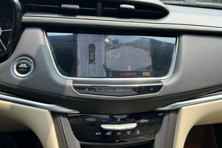Used Cadillac XT5 2018 25T Tech Model Interior 5