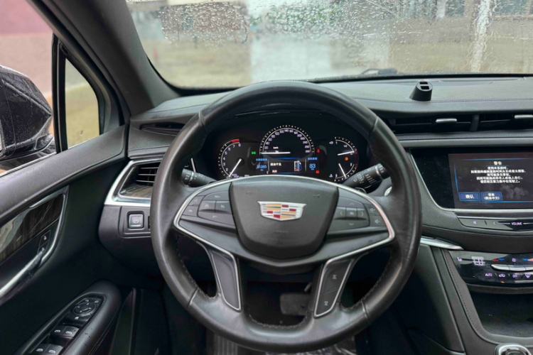 Used Cadillac XT5 2018 28E Four-Wheel Drive Tech Version Interior 6