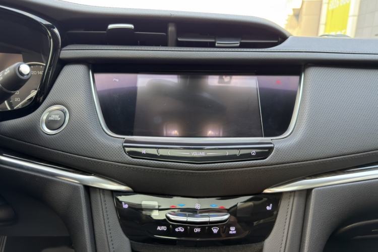 Used Cadillac XT5 2018 25T Luxury Model Interior 7