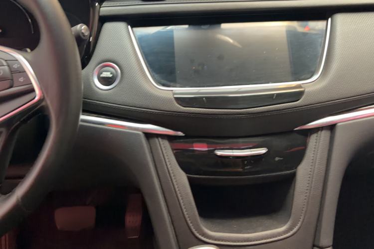 Used Cadillac XT5 2018 28E Four-Wheel Drive Tech Version Interior 8