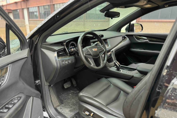Used Cadillac XT5 2018 28E Four-Wheel Drive Tech Version Interior 8