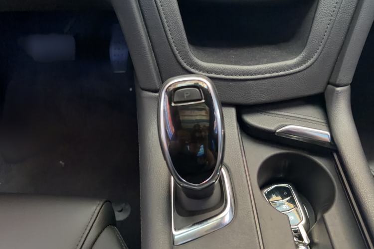 Used Cadillac XT5 2018 28E Four-Wheel Drive Tech Version Interior 9