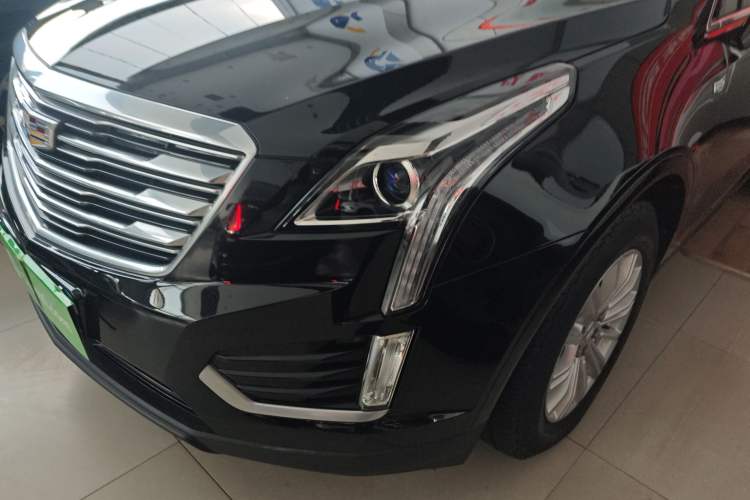 Used Cadillac XT5 2018 28E Four-Wheel Drive Tech Version Left Front Headlight