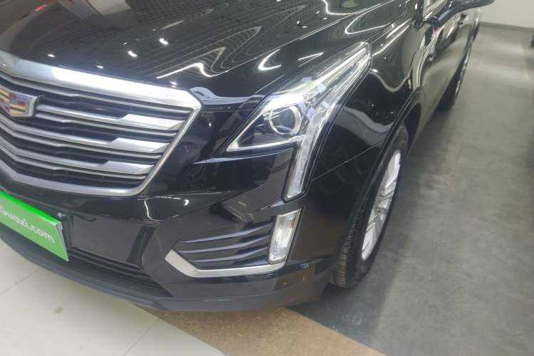 Used Cadillac XT5 2018 28E Four-Wheel Drive Tech Version Left Front Headlight
