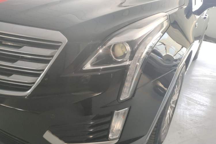 Used Cadillac XT5 2018 25T Luxury Model Left Front Headlight