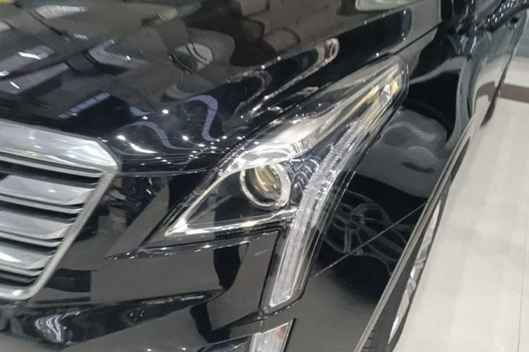 Used Cadillac XT5 2018 28E Four-Wheel Drive Tech Version Left Front Headlight