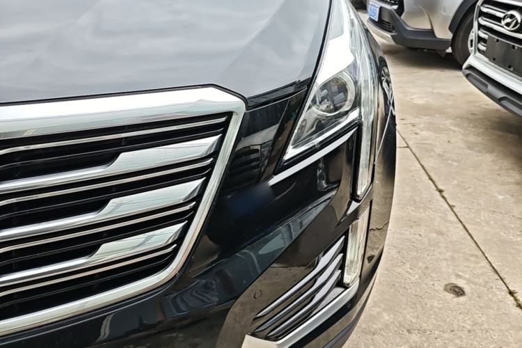 Used Cadillac XT5 2018 28E Four-Wheel Drive Tech Version Left Front Headlight