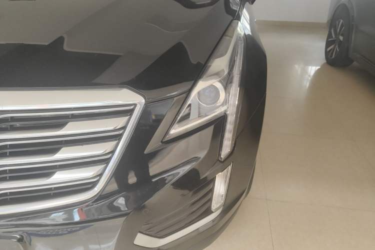 Used Cadillac XT5 2018 25T Luxury Model Left Front Headlight