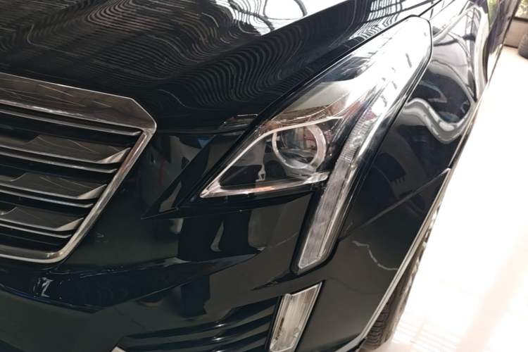 Used Cadillac XT5 2018 25T Luxury Model Left Front Headlight