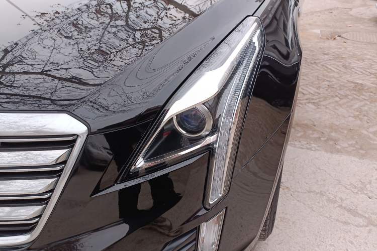 Used Cadillac XT5 2018 25T Luxury Model Left Front Headlight
