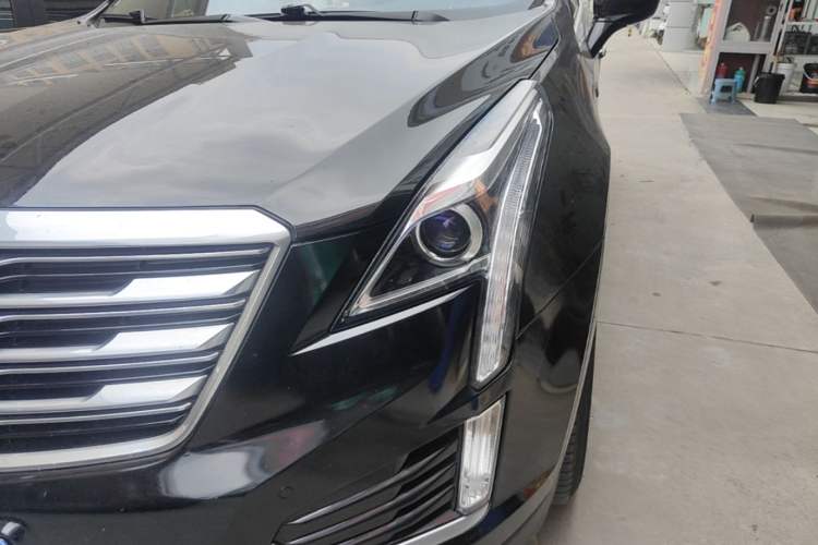 Used Cadillac XT5 2018 25T Tech Model Left Front Headlight