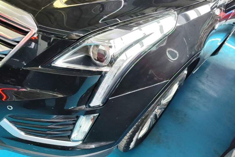 Used Cadillac XT5 2018 25T Luxury Model Left Front Headlight