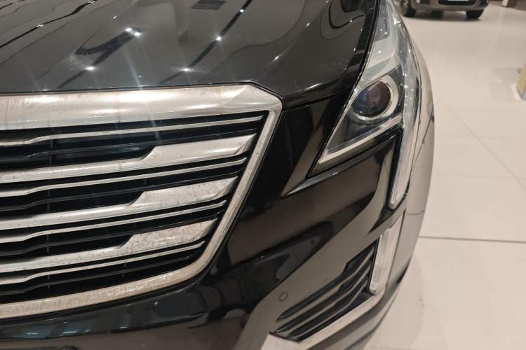 Used Cadillac XT5 2018 25T Luxury Model Left Front Headlight