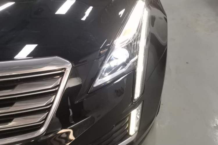 Used Cadillac XT5 2018 28T Four-Wheel Drive Luxury Model Left Front Headlight